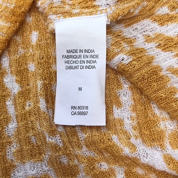 Lucky Brand Sleeveless Yellow Gold and While Floral Printed V-Neck Top Size Med - Picture 15 of 16